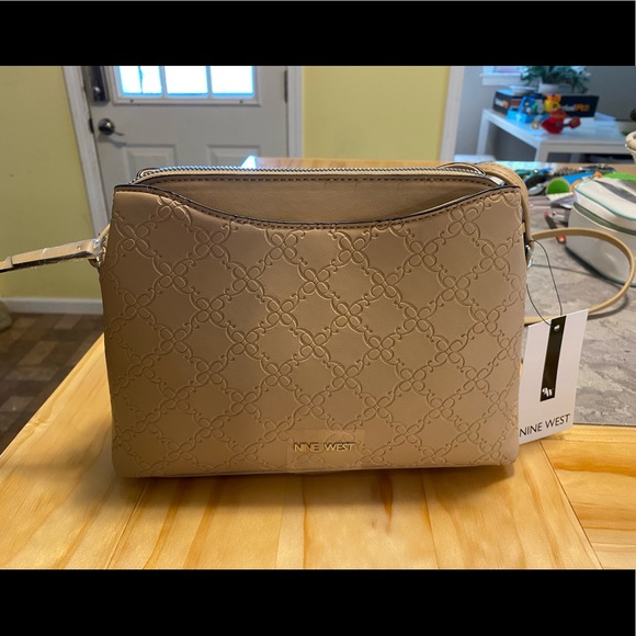 Nine West Handbags - NWT Nine West crossbody handbag